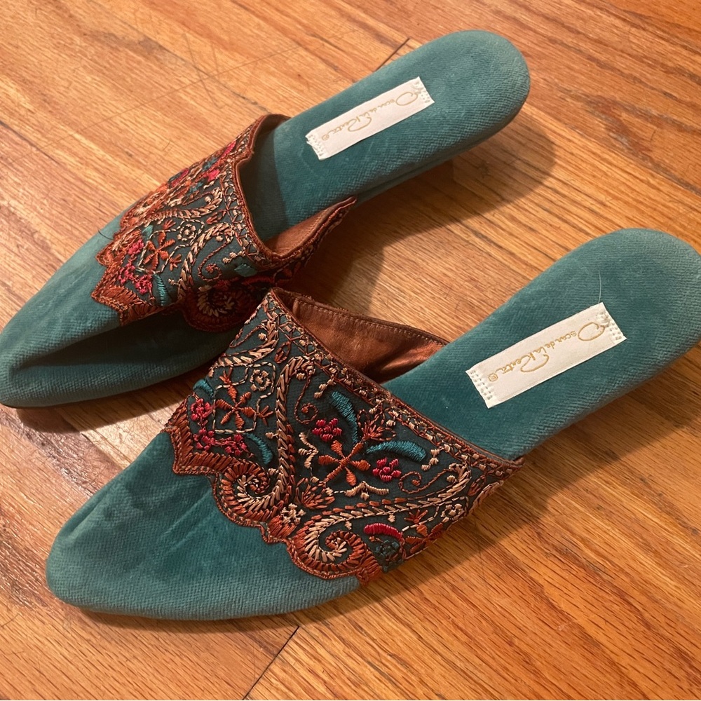 Oscar De La Renta Velvet Flats Sz 8
